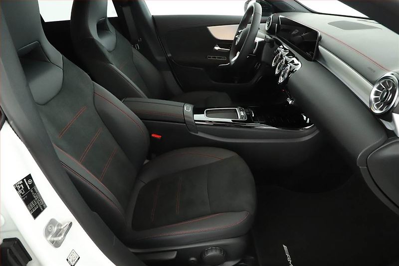 Mercedes-Benz CLA (2025) 200, AMG Line, Výhřev, Kamera - fotka 7 z 22