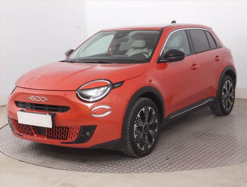 Fiat 600 (2023) 54 kWh - fotka 2 z 20