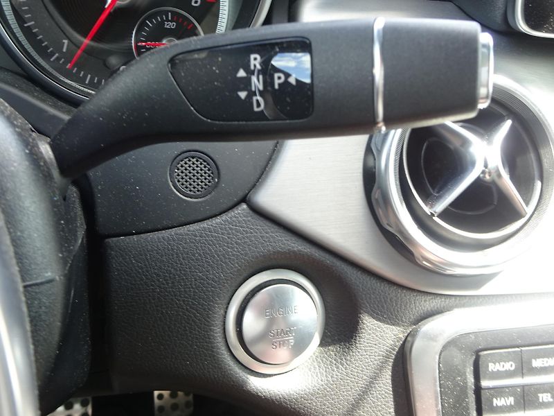 Mercedes-Benz GLA 200 CDI AMG Paket LED SERVIS - fotka 24 z 34
