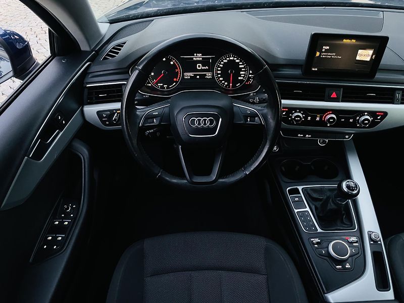 Audi A4 1.4TFSI MANUÁL TAŽNÉ SERVISKA - fotka 26 z 43