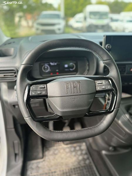 Fiat Dobló Panorama 1.5 blueHD - fotka 8 z 10