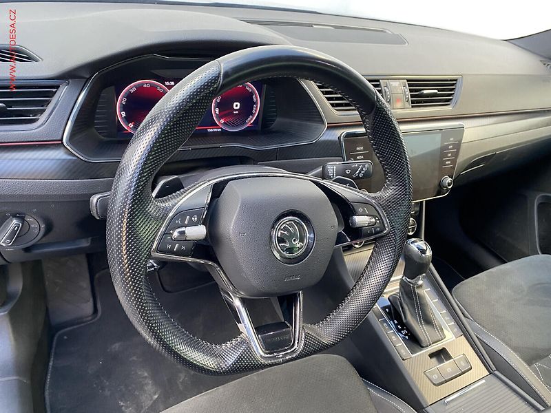 Škoda Superb (2023) 2.0 TSi, ČR, SportLine, DSG - fotka 17 z 21
