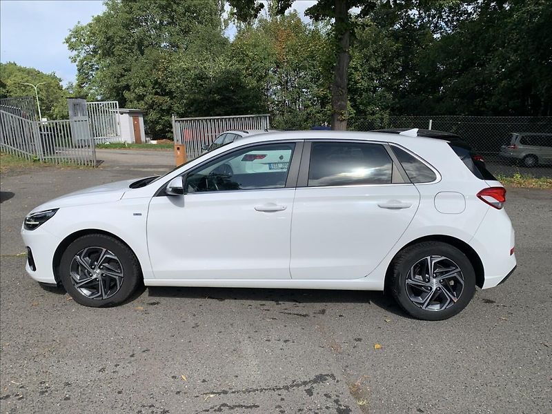 Hyundai i30 1,5 T-GDI AUTOMAT,ČR,1.MAJITEL - fotka 4 z 17
