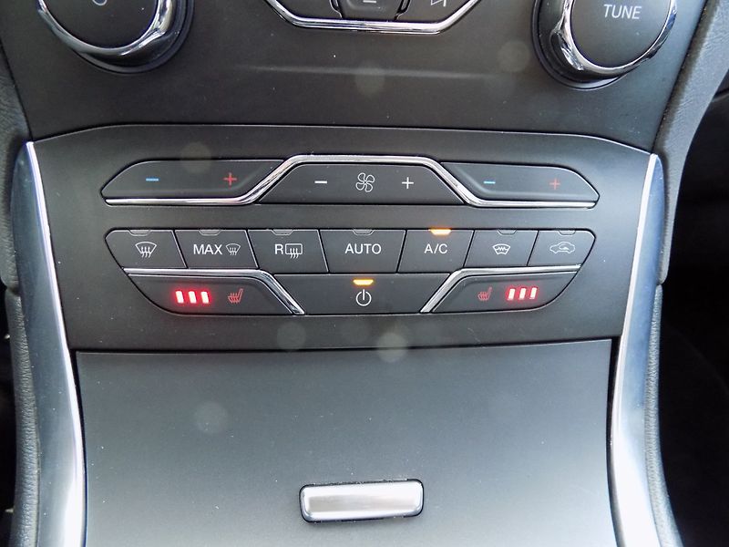 Ford Galaxy (2020) 2.0TDCi/Titanium/7.míst/AT/LED - fotka 30 z 50