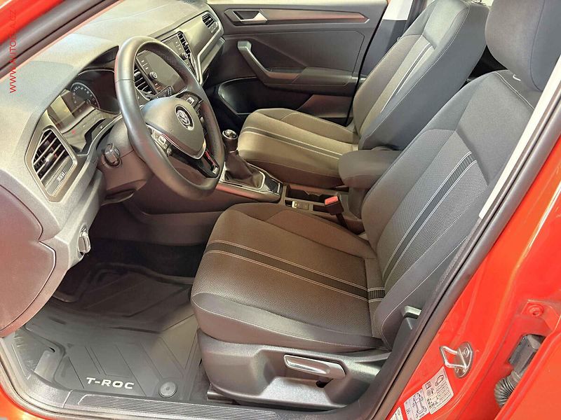 Volkswagen T-Roc (2020) 1.5TSI, 1.maj,ČR, AC, navi - fotka 9 z 16