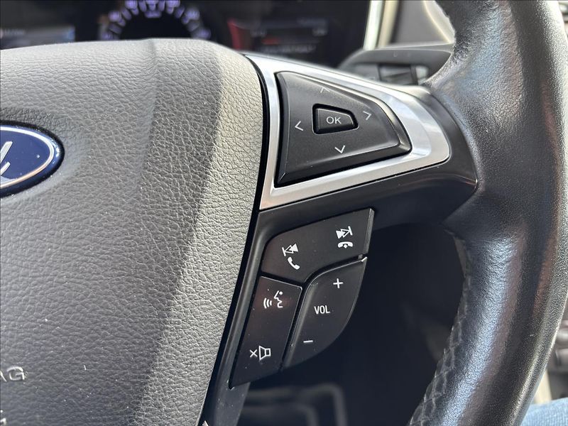 Ford Mondeo 2,0 HEV Vignale 103kW - fotka 28 z 45