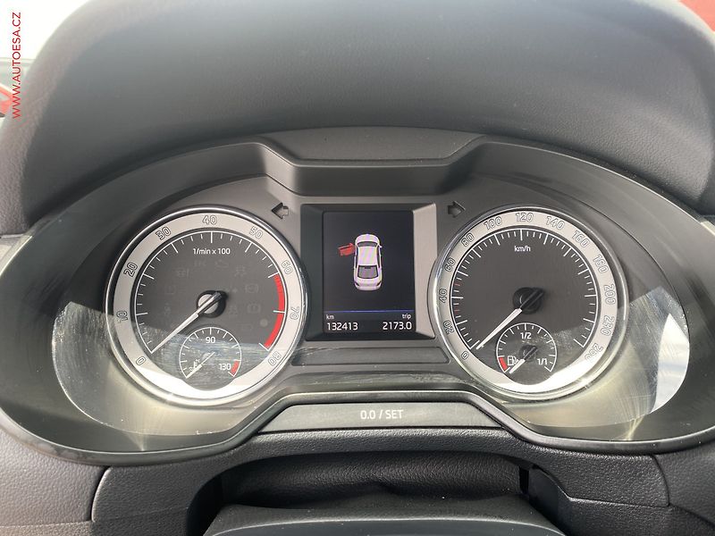 Škoda Octavia (2018) 1.4 TSI, ČR, LED, park.čidla - fotka 13 z 18
