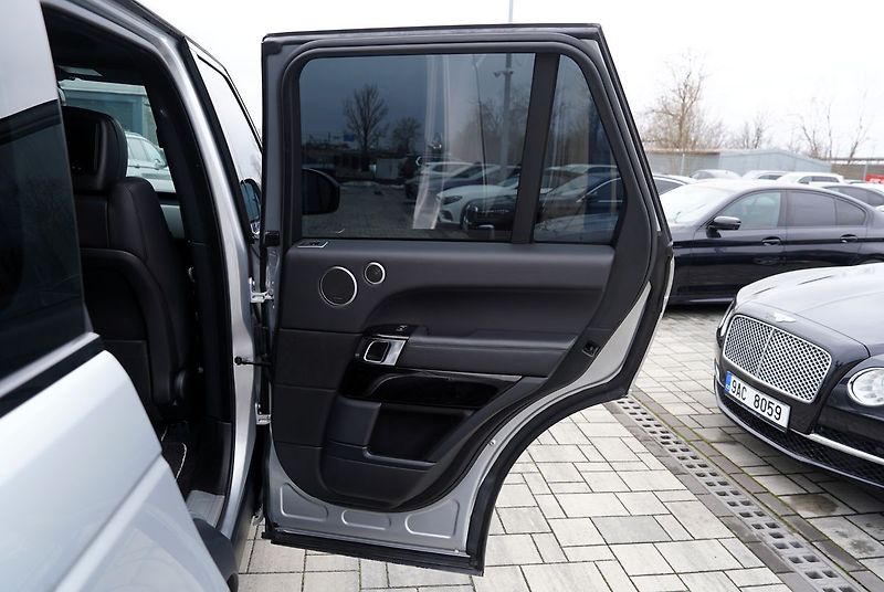 Land Rover Range Rover 3.0 SDV6 Vogue/4x4/260 PS/ČR - fotka 20 z 48