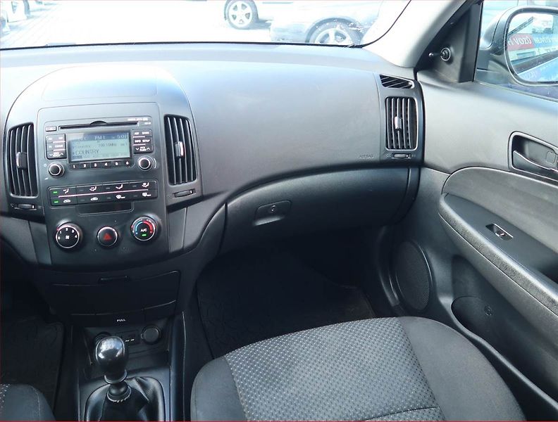 Hyundai i30 (2009) 1.4 CVVT, ČR,1.maj, po STK - fotka 8 z 14