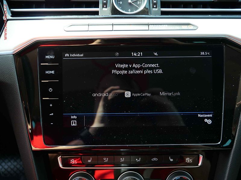 Volkswagen Passat (2018) 2.0 TDi, DSG - fotka 16 z 23