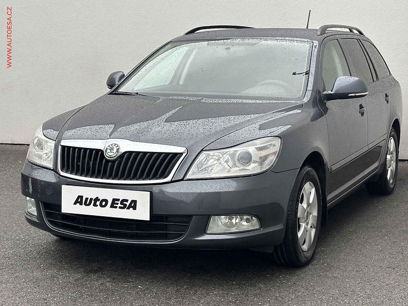 Škoda Octavia (2012) 1.6 TDi, ČR, AC - fotka 3 z 15