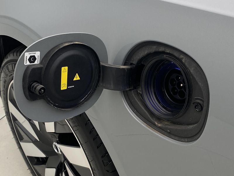 Volvo V90 T6 AWD RECHARGE CORE REZERVACE - fotka 37 z 60