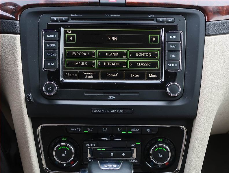 Škoda Superb (2011) 2.0 TDI, Automat, Xenony - fotka 12 z 18