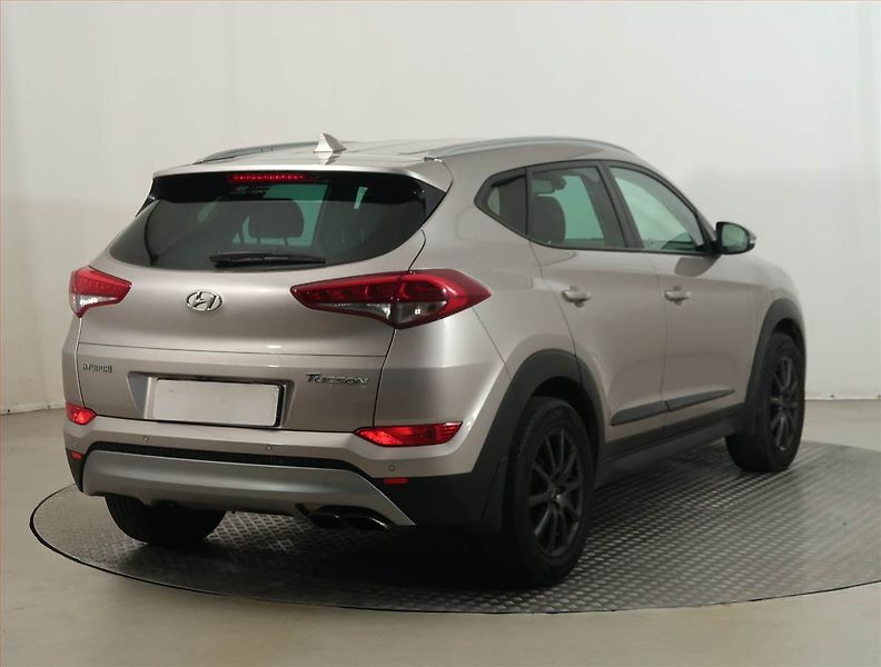 Honda HR-V (2017) Executive 1.5 i-VTEC - fotka 5 z 20