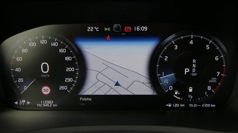 Volvo XC90 B5 AWD Inscription Auto 7míst - fotka 13 z 26