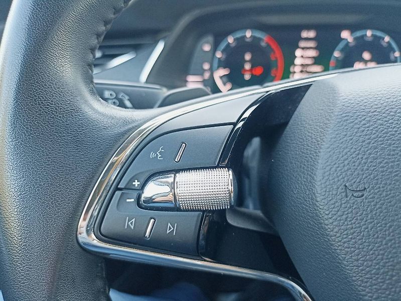 Škoda Octavia (2023) 2.0 TDI DSG Tažné Head Up disp - fotka 22 z 33