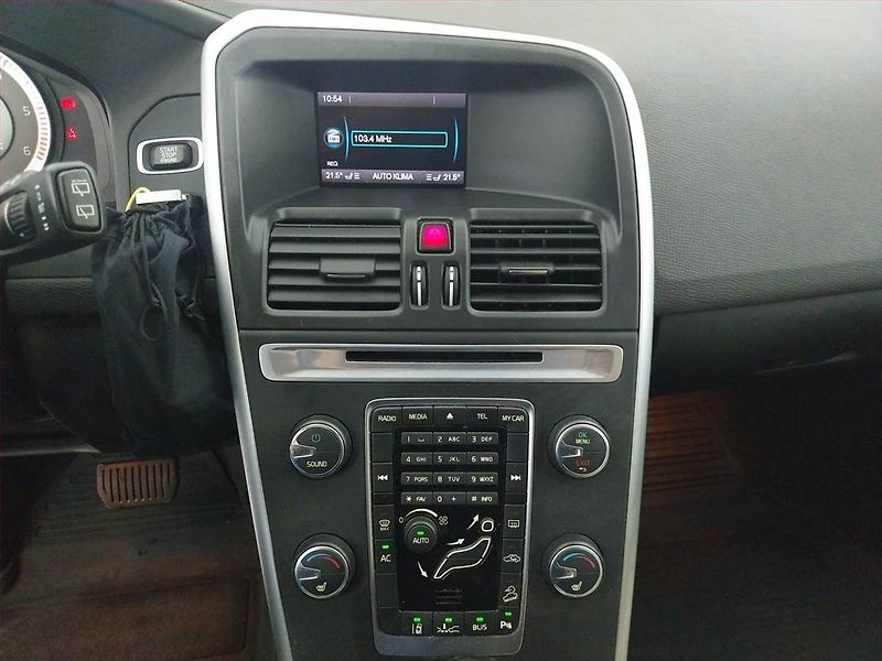 Volvo XC60 (2011) D5, 4X4, Automat, Kůže - fotka 12 z 19