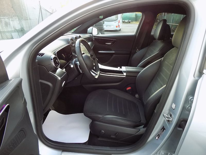 Mercedes-Benz GLC (2024) 300e/AMG/4Matic/DPH/LED/ - fotka 13 z 50
