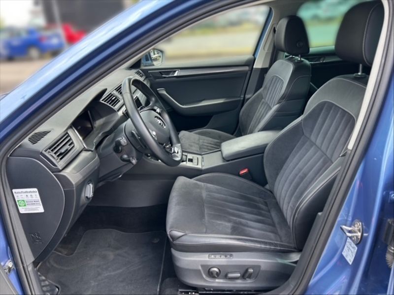 Škoda Superb 2,0 TDI 110 Style AT - fotka 7 z 11