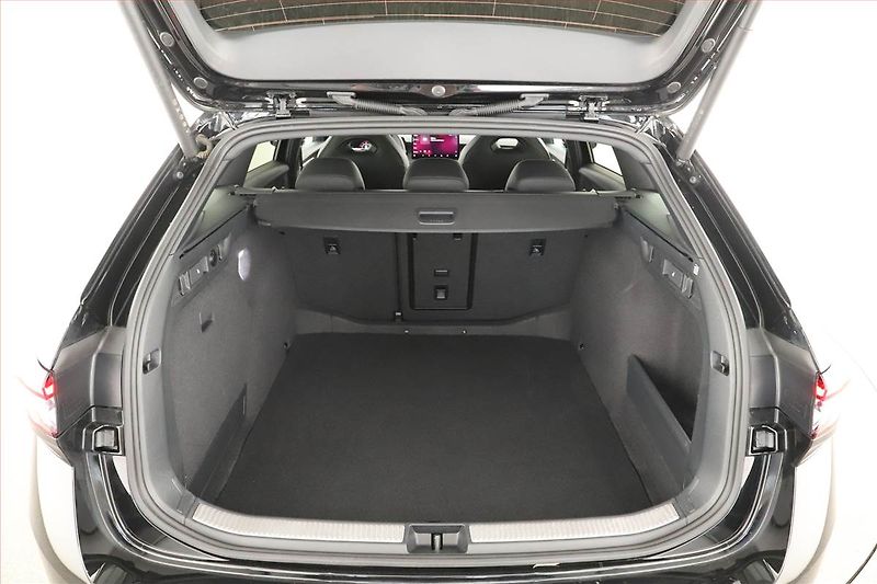 Škoda Superb (2025) 2.0 TDI, SPORTLINE, 4X4 - fotka 11 z 21