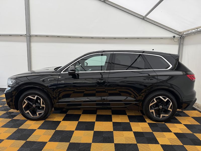 Volkswagen Touareg 3.0Tdi*1-MAJ*DPH*R-LINE*HUD* - fotka 4 z 49