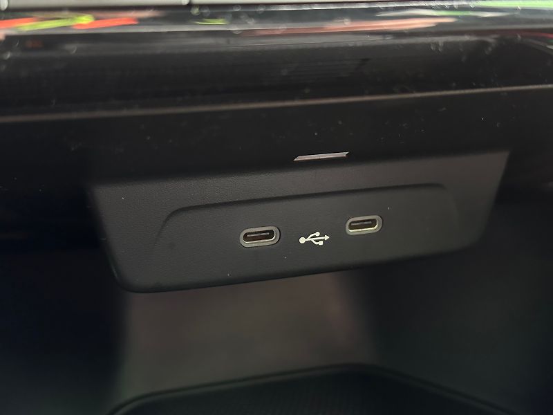 Škoda Fabia 1.0TSi 116PS Monte Carlo Bi-LE - fotka 31 z 36