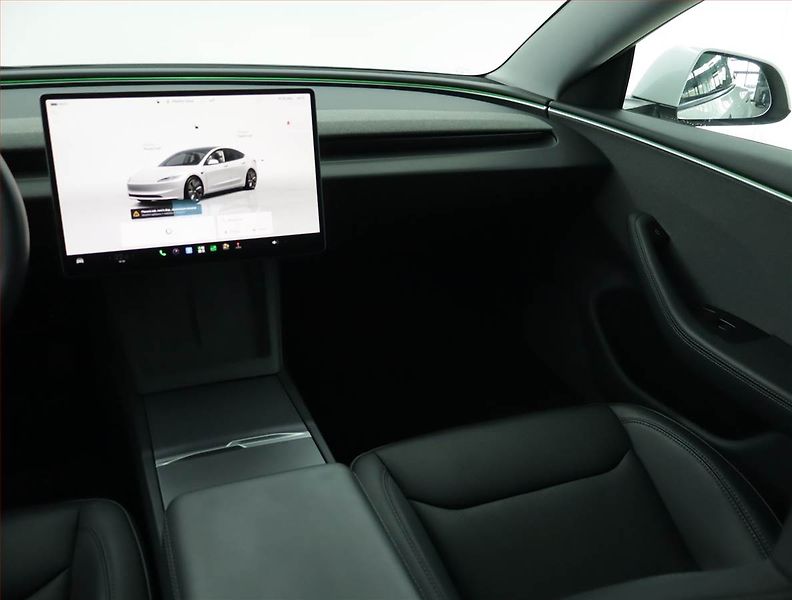 Tesla Model 3 (2024) Standard Range LFP, SoH 96% - fotka 8 z 22
