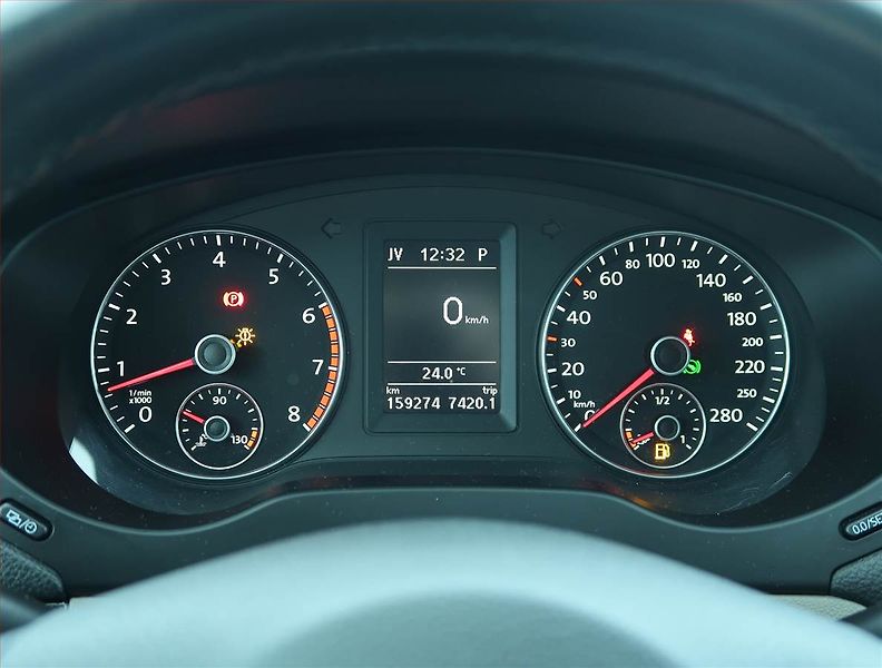 Volkswagen Jetta (2011) 1.4 TSI, Automat, Serv.kniha - fotka 11 z 19