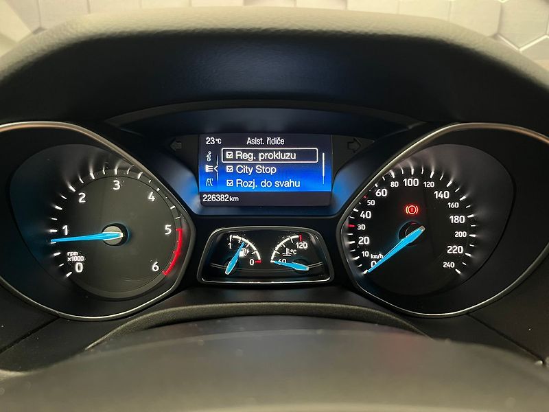 Ford Focus 2.0 TDCi 110kW SPORT - fotka 14 z 63