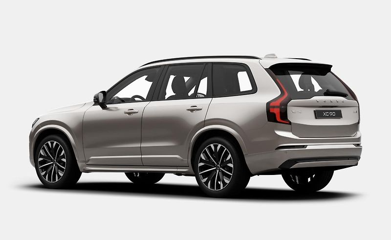 Volvo XC90 (2026) B5 AWD PLUS DARK - fotka 3 z 17