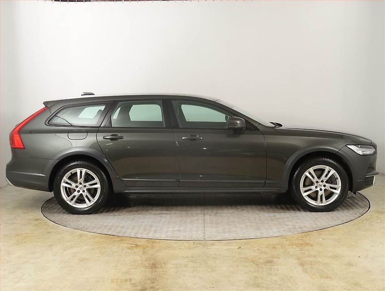 Volvo V90 (2018) Cross Country - fotka 6 z 25