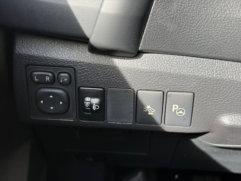 Toyota Auris 1,6 Active Trend - fotka 18 z 20