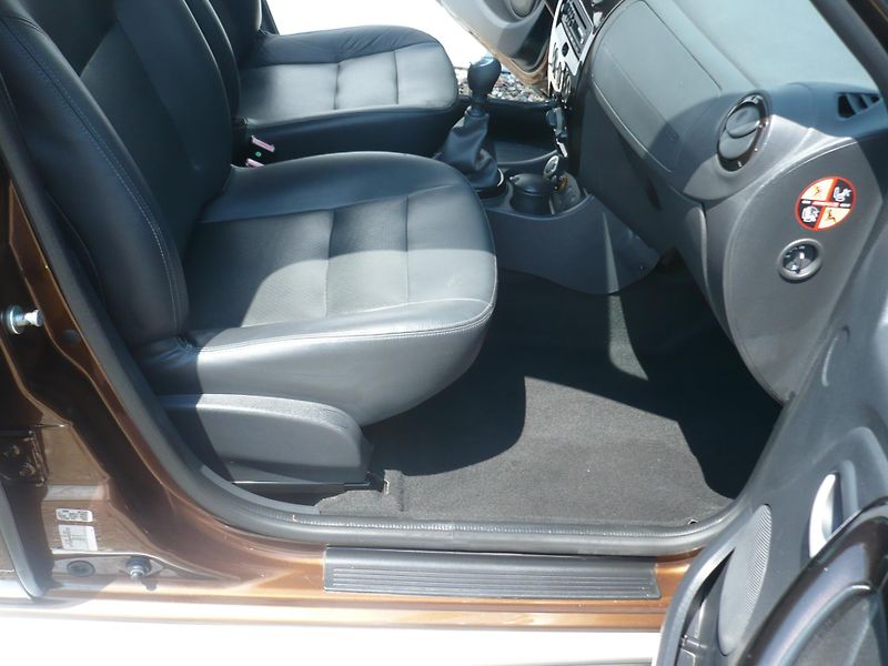 Dacia Duster 1.6i 77Kw 4x4 Prestige Klima - fotka 15 z 29