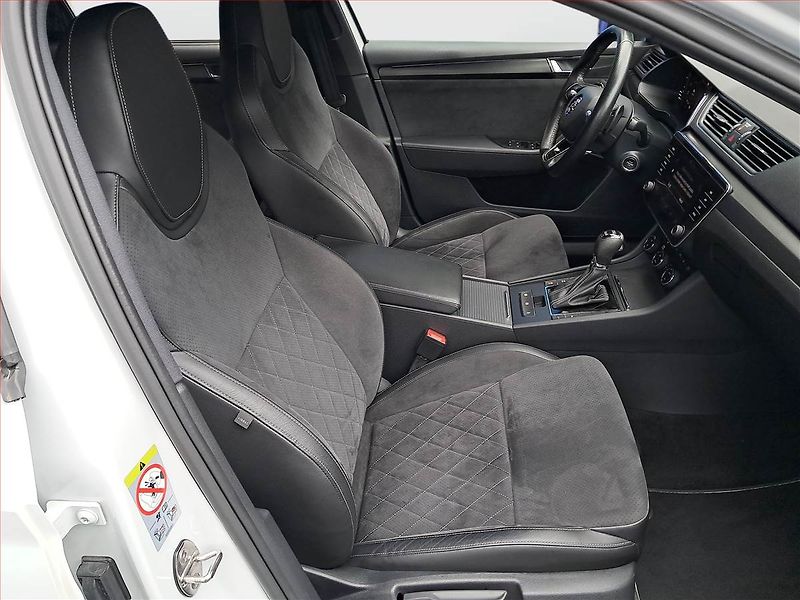 Škoda Superb (2021) Sportline 2.0 TDI - fotka 9 z 23