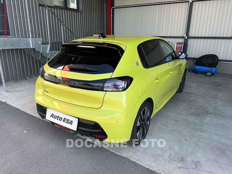 Peugeot 208 (2025) 1.2PT, 1.maj,ČR, STK10/29 - fotka 2 z 3