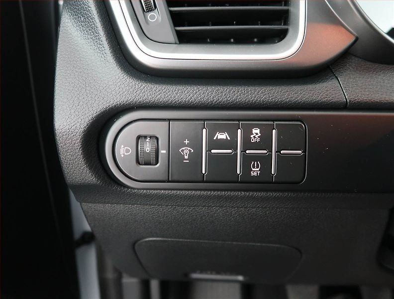 Kia Ceed (2024) 1.5 T-GDI - fotka 18 z 22