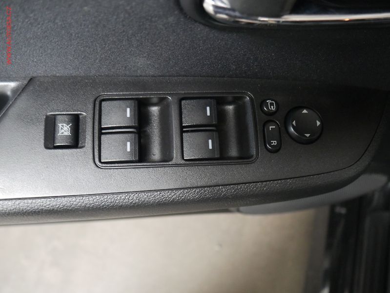 Mazda 6 (2011) 2.2 MZR-CD, Xenon, výhřev sed - fotka 13 z 19