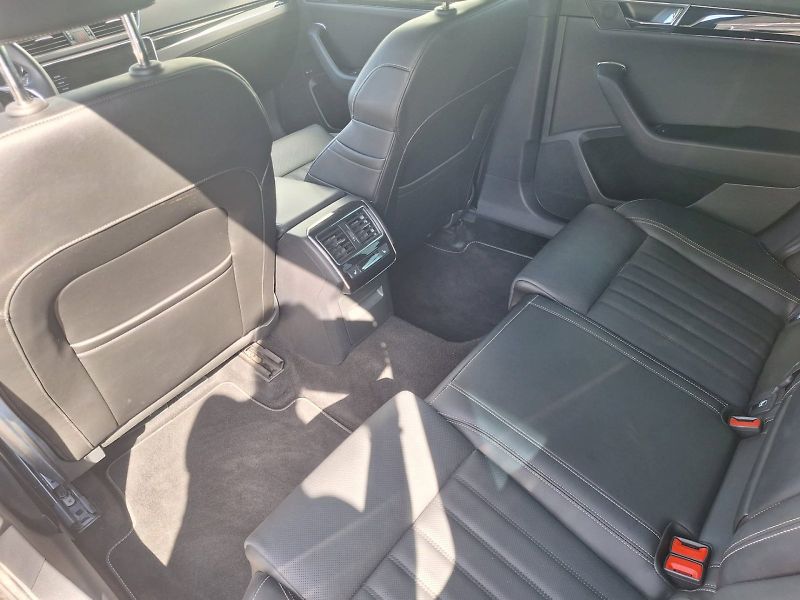 Škoda Superb (2023) COMBI / 2.0TDI / 140 kW / 7DSG - fotka 25 z 31