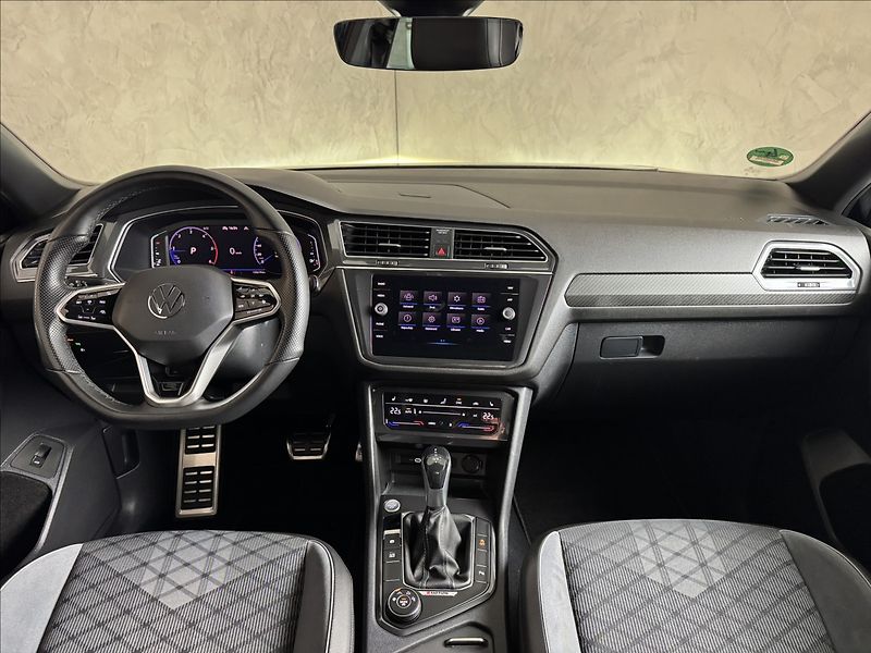 Volkswagen Tiguan Allspace 2,0 TDi  DSG 4x4 R-Line Kessy - fotka 17 z 46