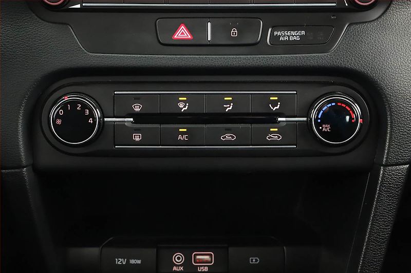 Kia Ceed (2020) 1.4 CVVT, Tempomat - fotka 11 z 16