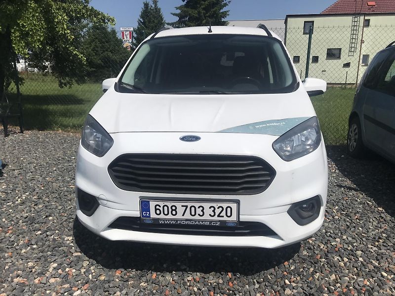 Ford Tourneo Courier 1.0 EcoBoost 74 KW VADA MOTORU - fotka 2 z 11