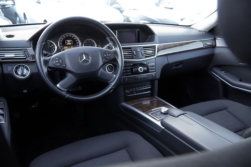 Mercedes-Benz Třídy E 220 CDI BlueEfficiency - fotka 14 z 29