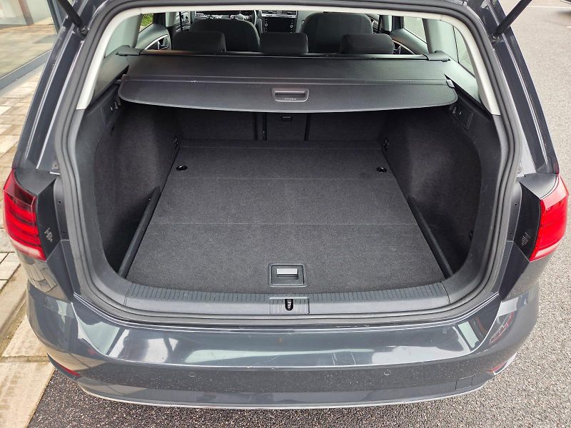 Volkswagen Golf (2018) 1.5 TSI BLUEMOTION - fotka 10 z 10