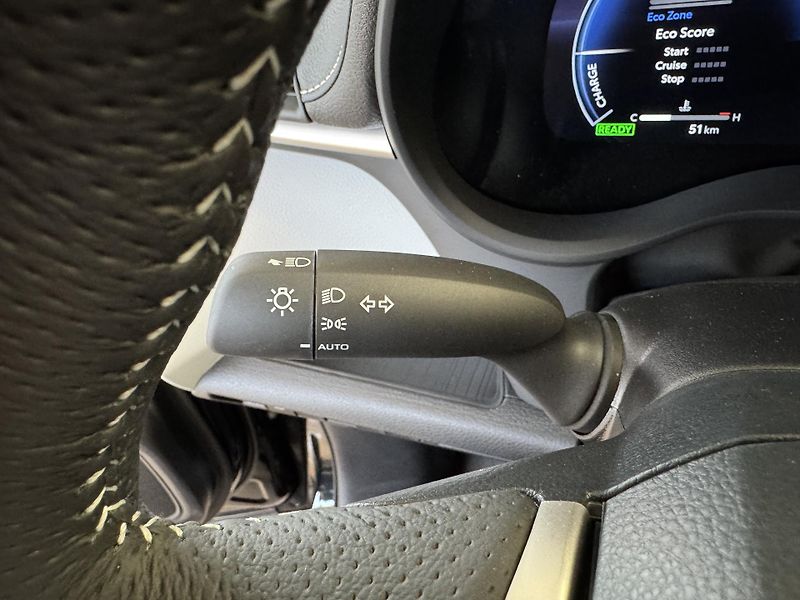 Toyota Sienna XSE 2,5 HEV AWD - fotka 28 z 46