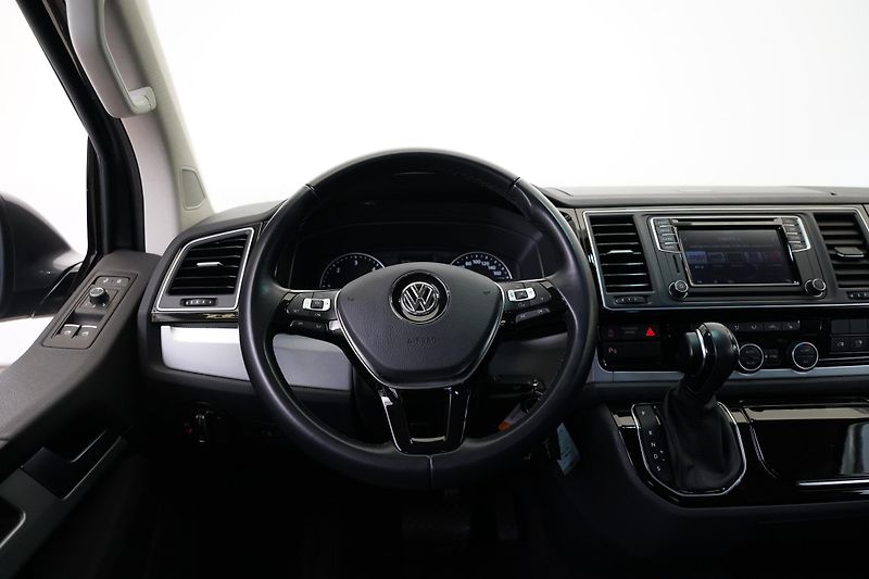 Volkswagen Multivan - fotka 16 z 27