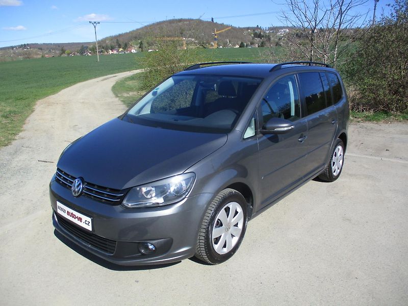 Volkswagen Touran 1,6 TDi CL BlueMotion*TAŽ.ZAŘ. - fotka 2 z 46