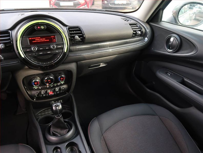 Mini Clubman (2018) One, Serv.kniha, Park. senzory - fotka 8 z 19