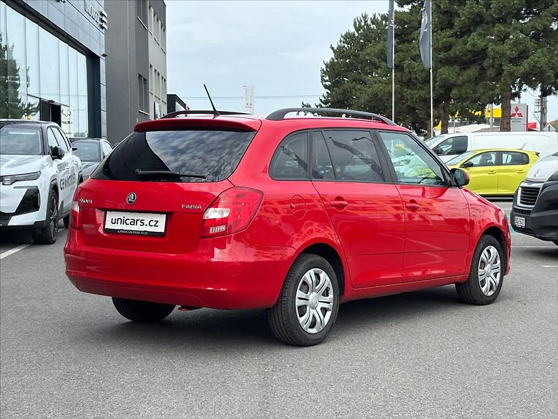 Škoda Fabia 1,4 16V  Active CZ - fotka 6 z 19