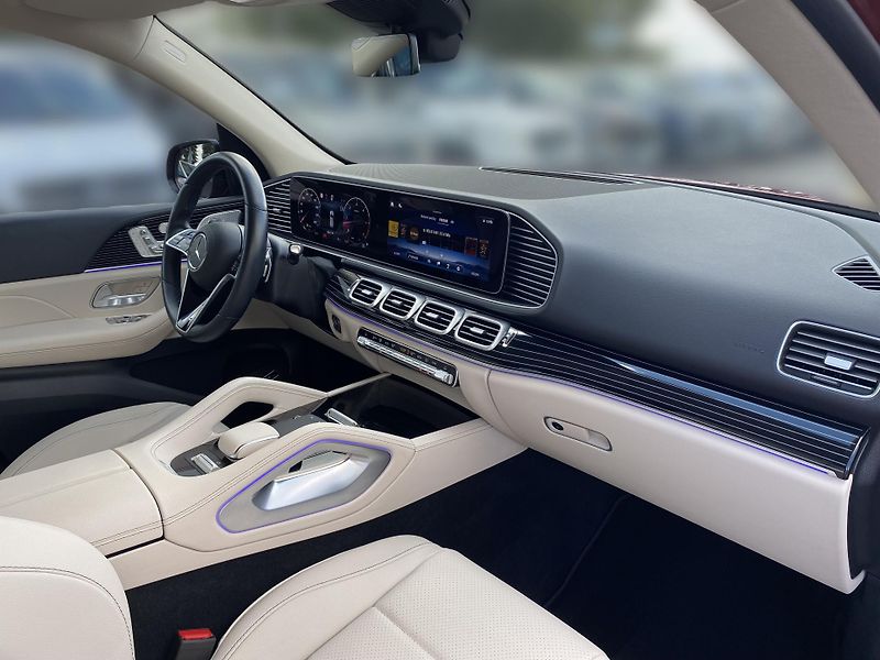 Mercedes-Benz GLE GLE 300 d 4MATIC AMG - fotka 20 z 28