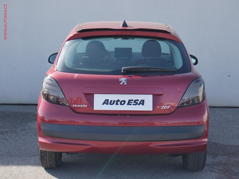 Peugeot 207 (2010) 1.4i, ČR, AC - fotka 5 z 14
